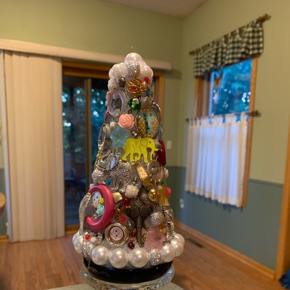 ELEPHANT LOVE Junkdrawer Tree Handmade Decoration - Picture 11 of 16